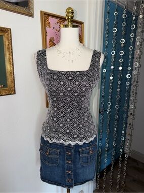 Vintage Y2K Women’s Black & White Lace Tank Top - Sleeveless Square Neck